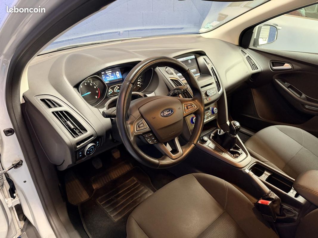 Ford focus 1.0 scti ecoboost 100 titanium start-stop (image 5)