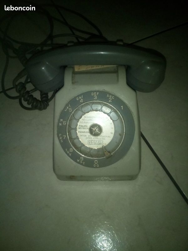 Telephone ancien (image 1)