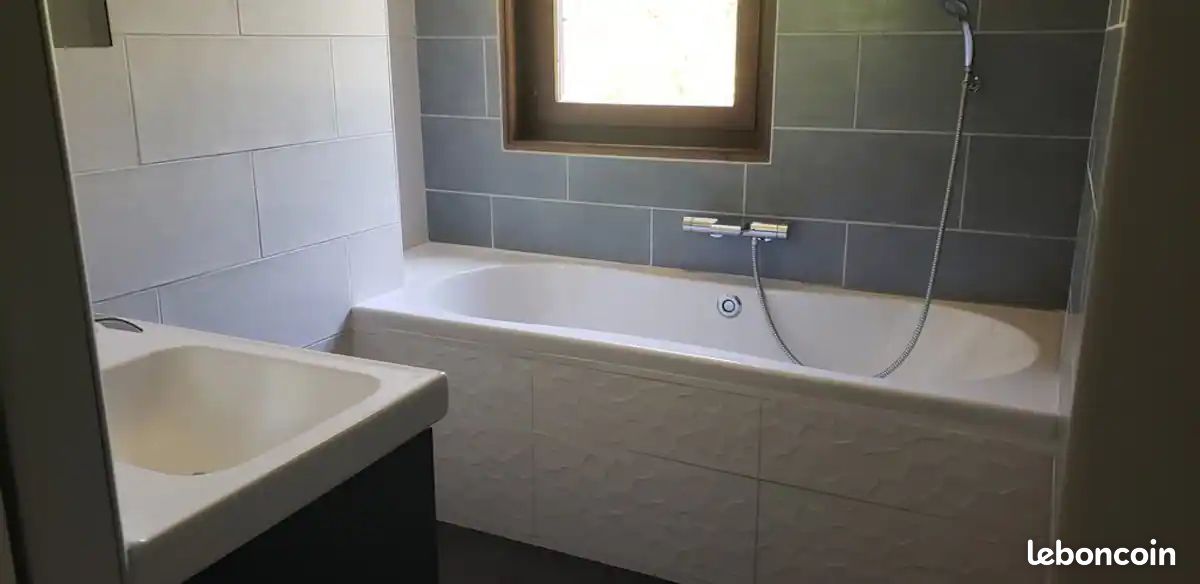 Chalet avec Jacuzzi proche du Lac de Serre-Ponçon (image 12)