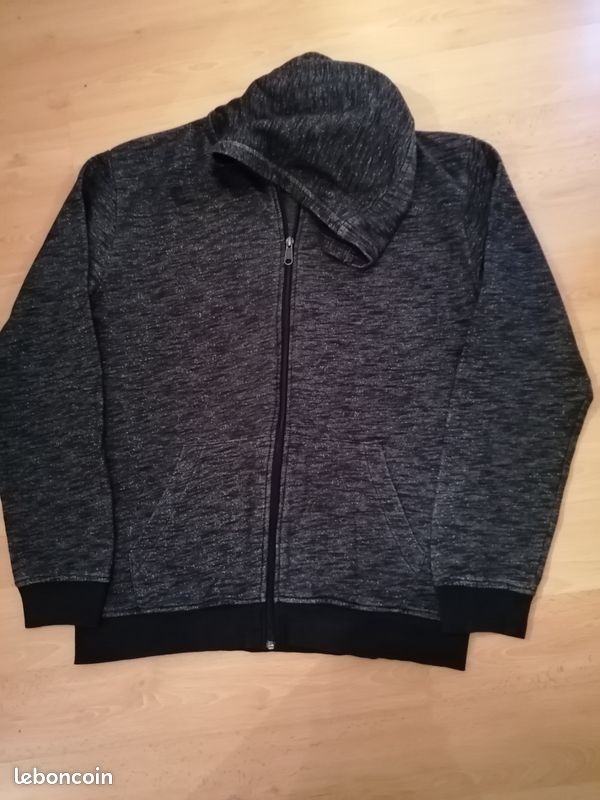 Gilet gris avec capuche Taille 16 ans (image 1)