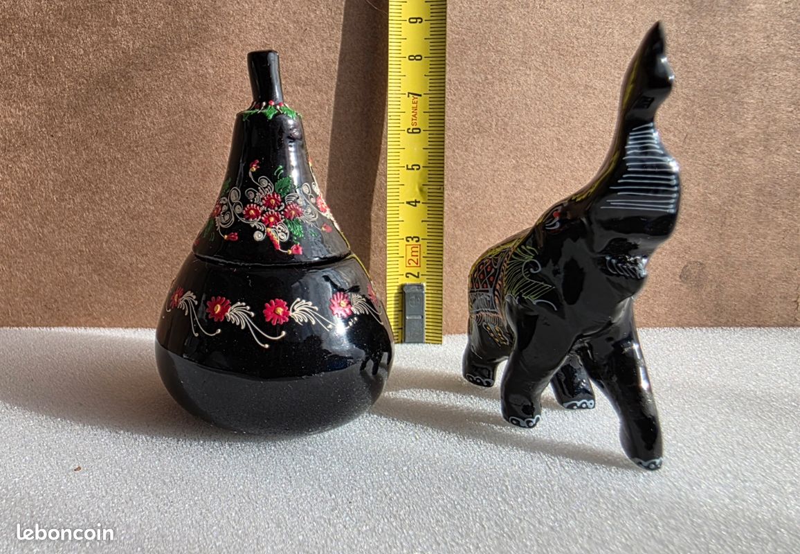 Éléphant et fruit (boîte) en bois très joliment peints (image 2)