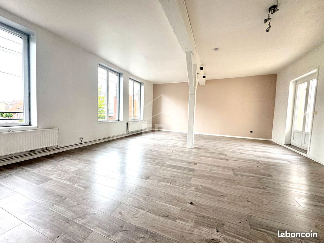 Appartement 5 pièces 143 m² · à Bauvin · 143 m² · 114 900 €
