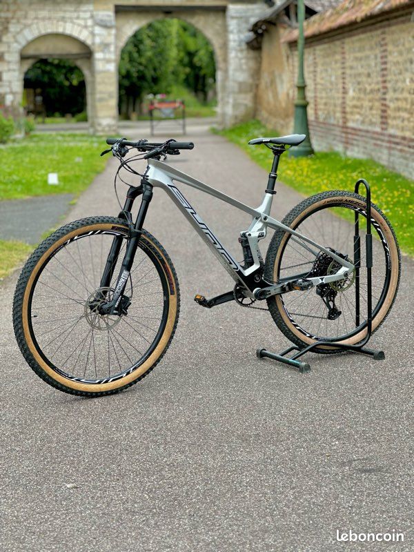 Vtt Carbone Vtt Sunn Suspendu VTT SUNN Tout Suspendu Carbone 29 Pouces