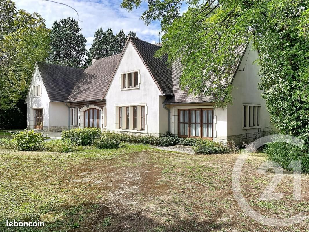 Maison 10 pièces 279 m² · à Compiègne · 279 m² · 940 000 €
