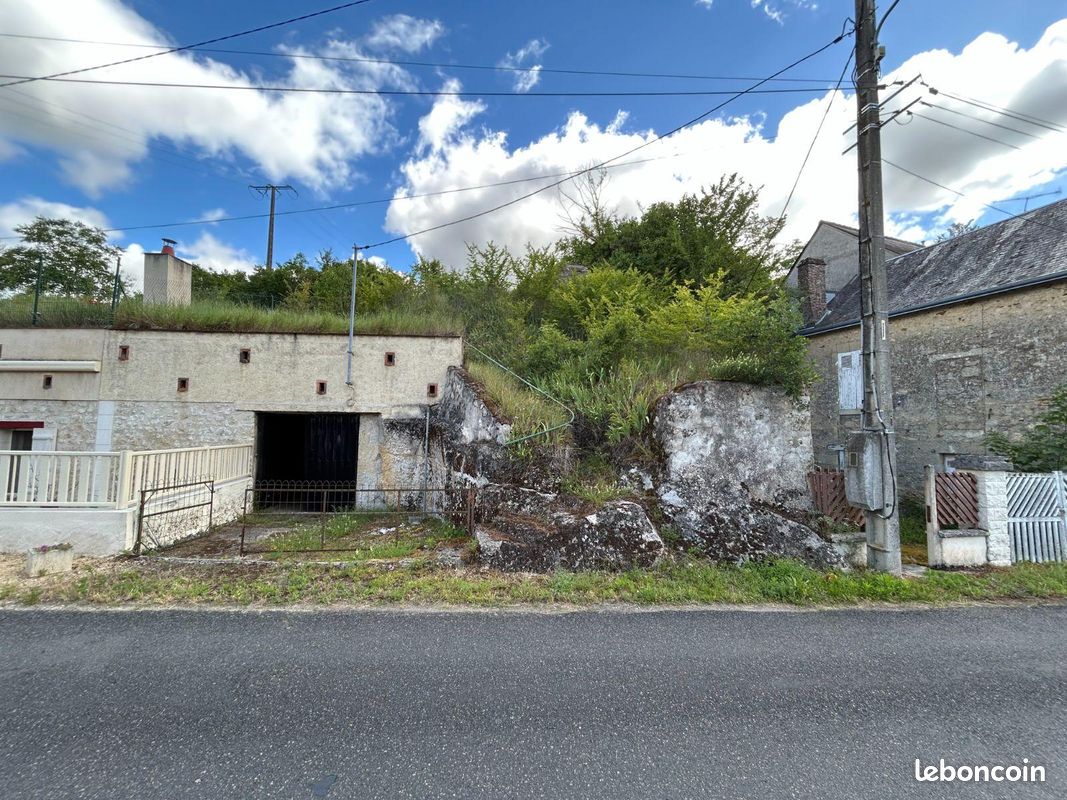 Local commercial 3 pièces 90 m² · à Azay-le-Rideau · 90 m² · 29 700 €
