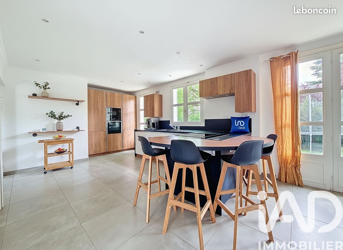 Maison familiale 6 pièces 180 m² (image 1)