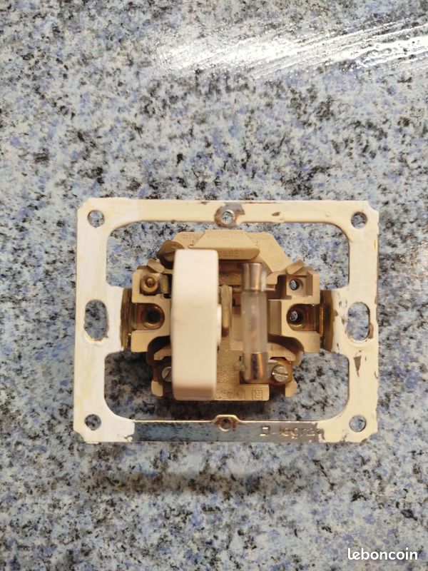 Interrupteur Simple Allumage Legrand Chambord - Appareillage Électrique, Occasion