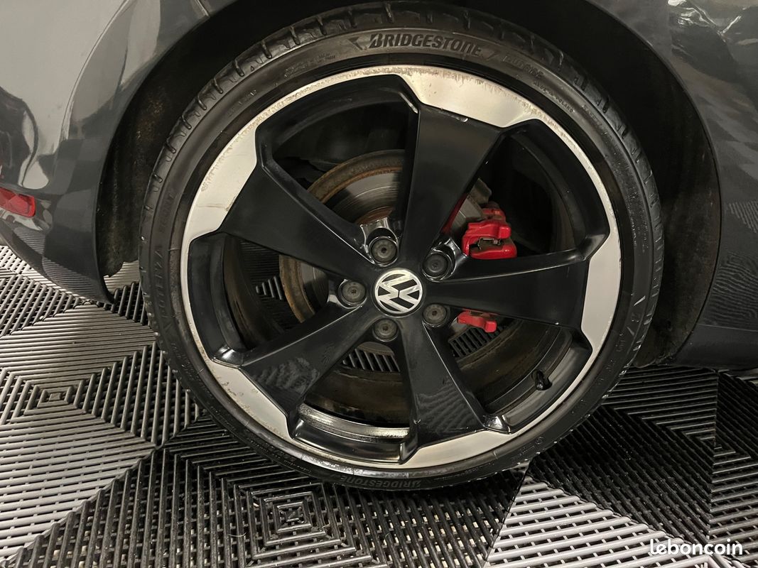 VOLKSWAGEN GOLF GTi (image 16)