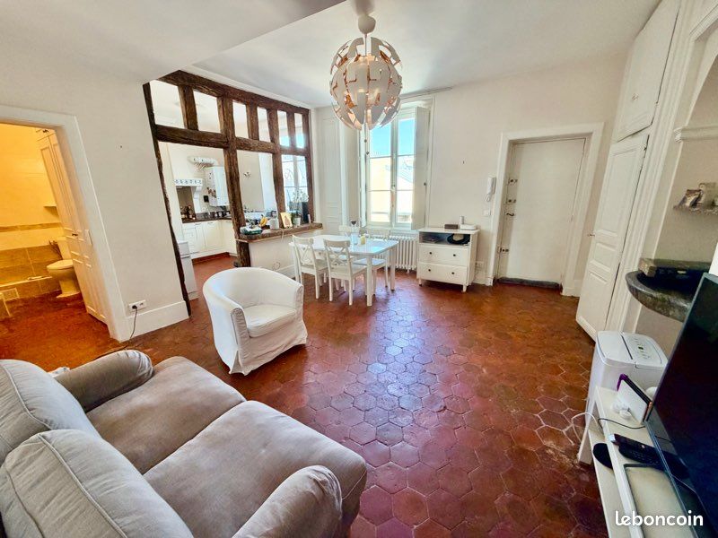 Appartement 3 pièces 82 m² · à Versailles · 82 m² · 620 000 €