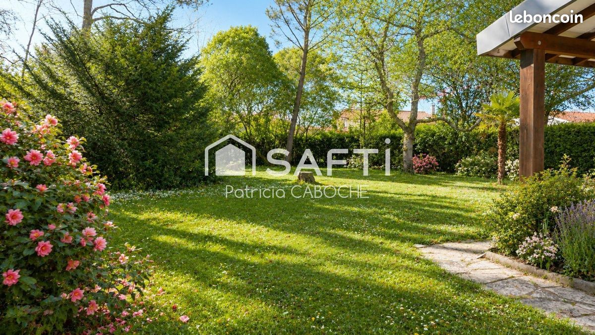 Maison 8 pièces 181 m² · à Mérignac · 181 m² · 649 000 €