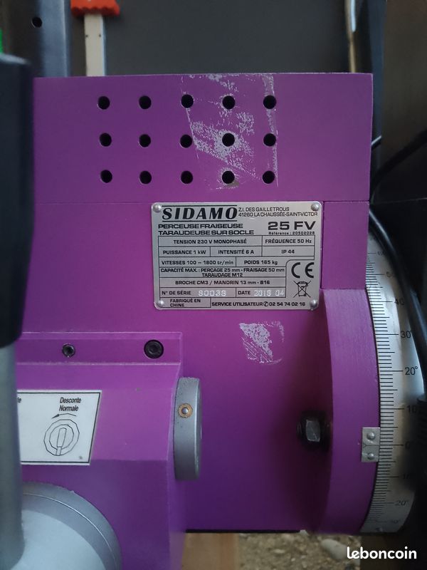 Source Lumineuse Violette D'occasion SUMITOMO VLM2000-H08-14CH - Pour Machine, état Physique Correct, Non Testée