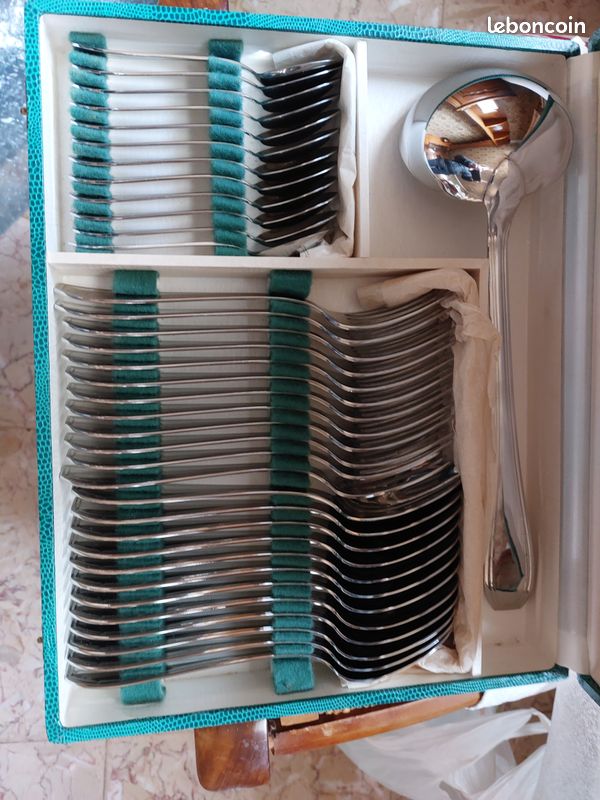 Ménagère Besson 37 Pièces – Service De Couverts En Très Bon état