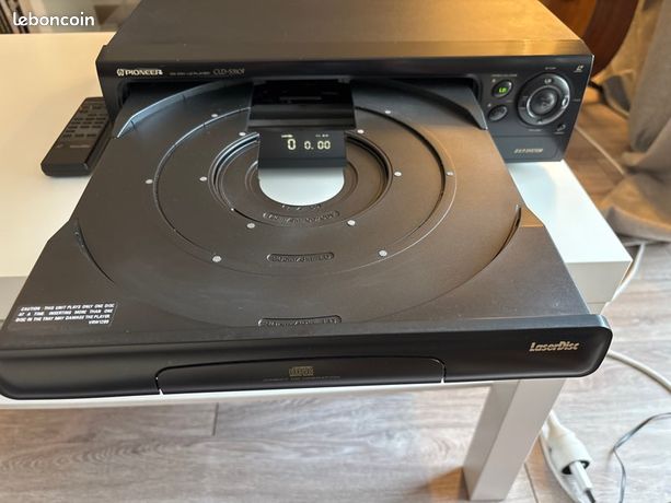 lecteur laserdisc pioneer CLD-S310F+34films Tbe