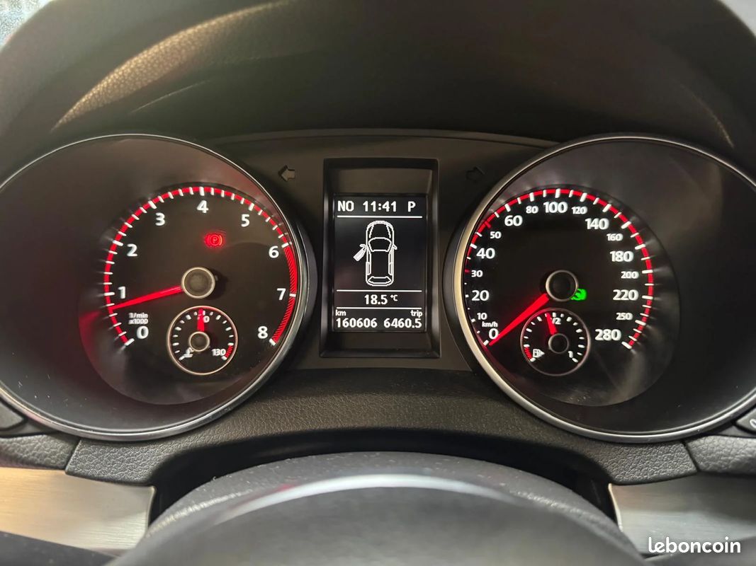 Volkswagen GOLF 6 GTI 2.0 TSI DSG Adidas / Dynaudio / Toit ouvrant panoramique / Sièges Chauffants (image 34)