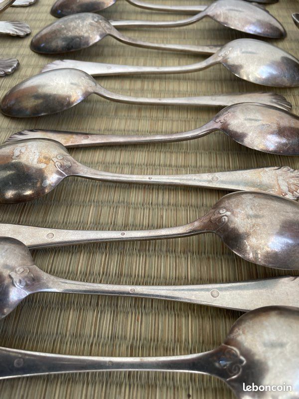12 Couverts En Métal Argenté, Modele Coquille