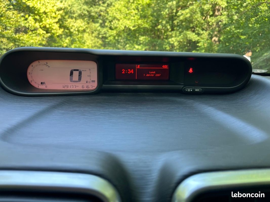 CITROËN C3 Picasso 1.2 12V 110 (image 14)