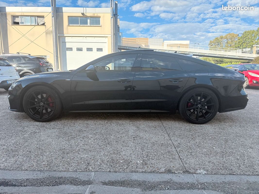 AUDI A7 Sportback 55 TFSIe 367ch Stronic BVA7 Quattro Competition / VOLANT CARBON LED & PACK CARBON / CIEL ETOILÉ (image 2)