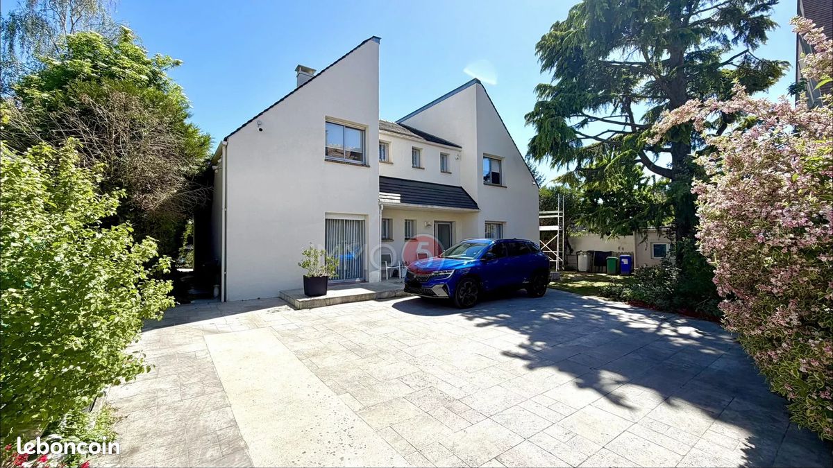 Maison 8 pièces 248 m² · au Raincy · 248 m² · 885 000 €