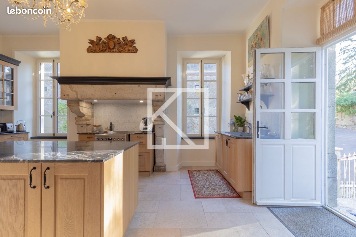 Propriété 9 pièces 296 m² (image 9)