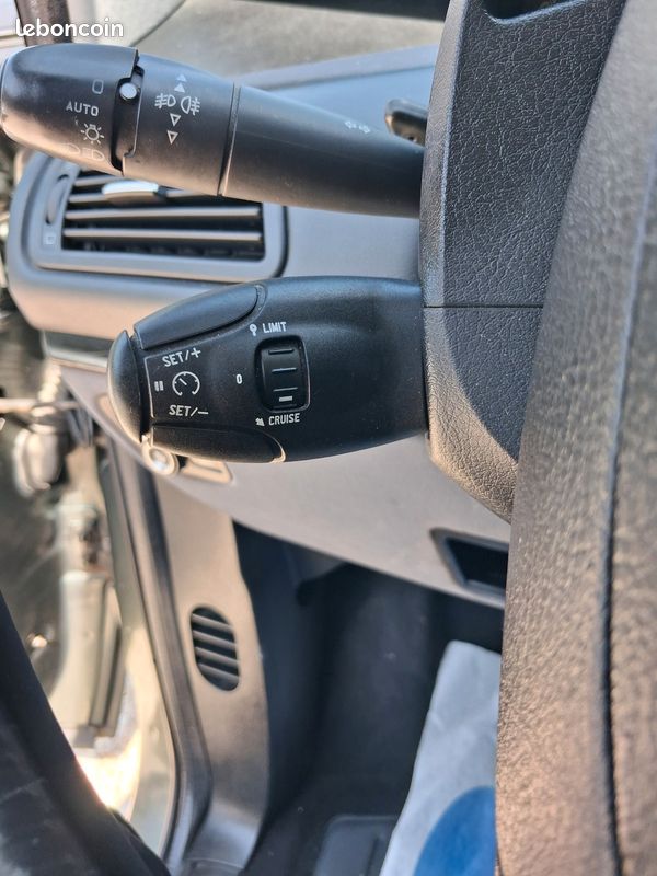 Citroën C8 2.0 HDI 120 Pack 8 places Garantie 3 mois (image 11)