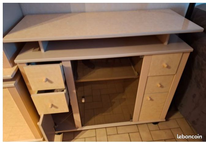 Bar (image 2)