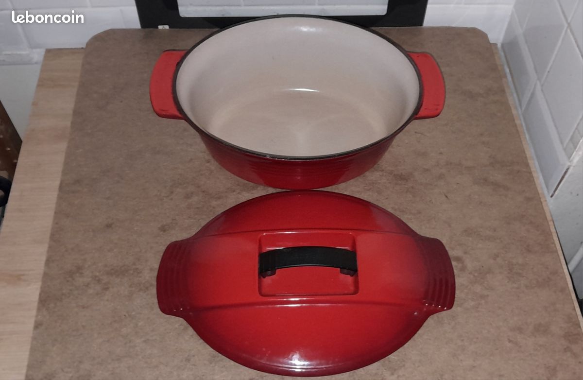 Cocotte Vintage Le Creuset en Fonte Émaillée Futura Rouge 29
