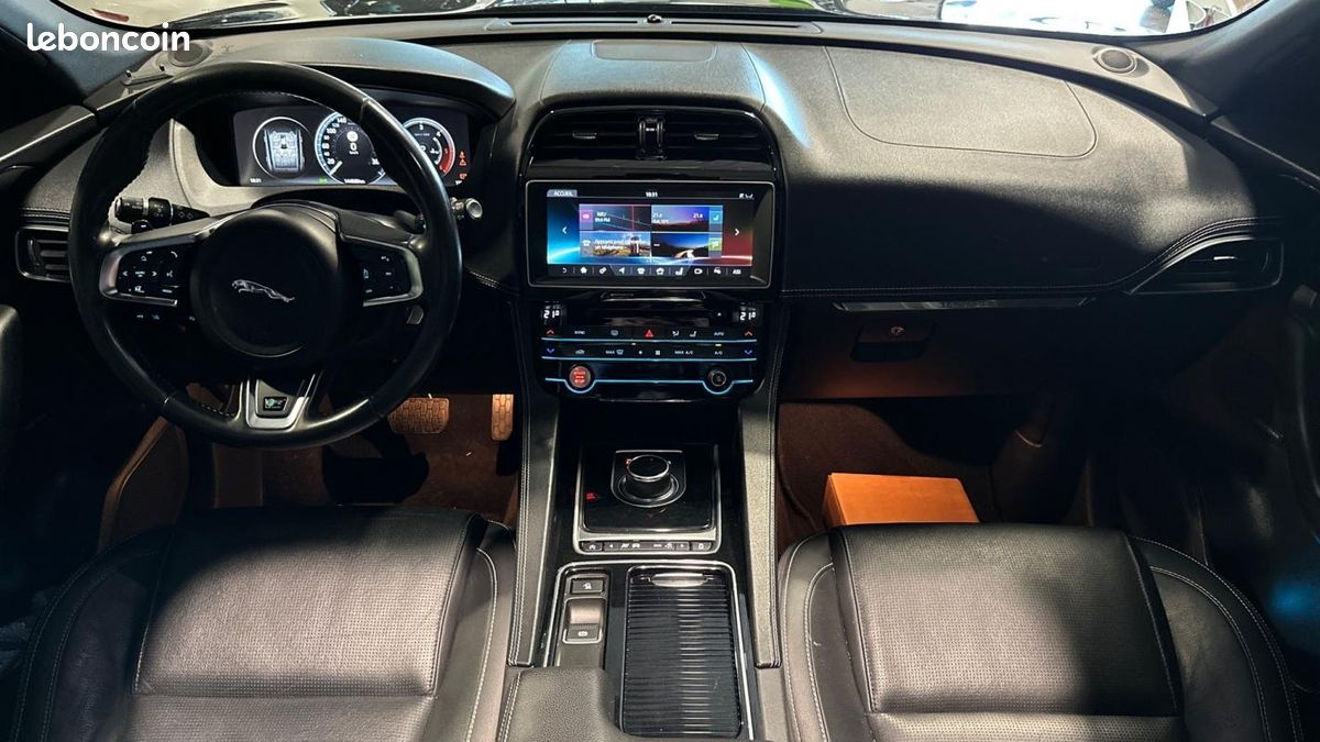 Jaguar F-Pace V6 3.0 300 BVA8 R Sport (image 11)
