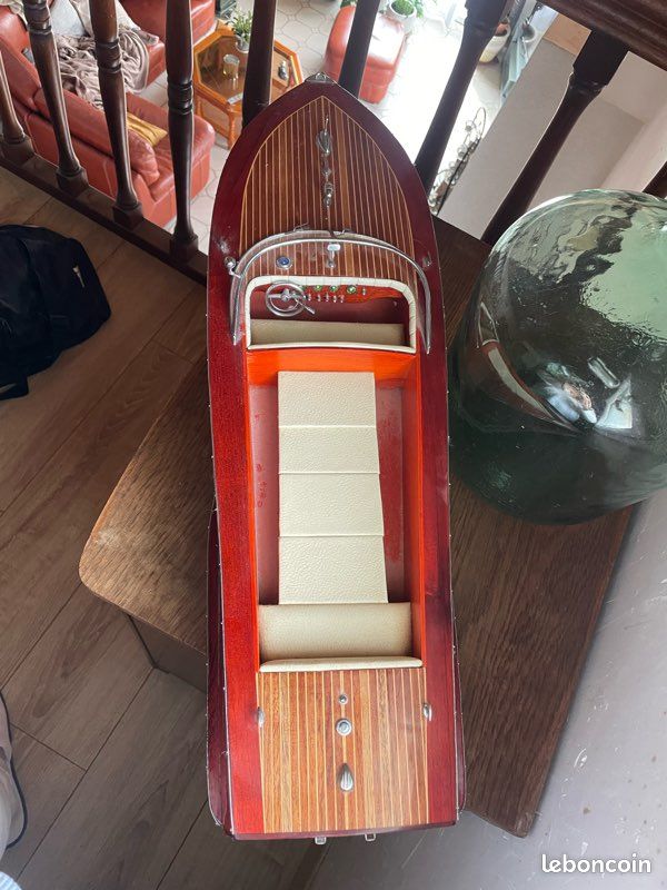 Maquette Bateau RIVA AQUARAMA 67 cm bois et accastillage SUPERBE