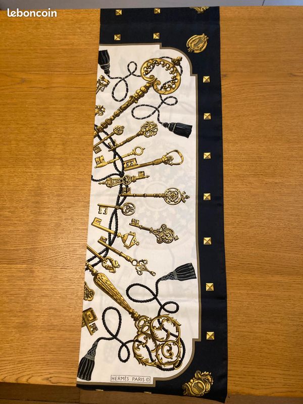 Foulard Hermès long (image 2)