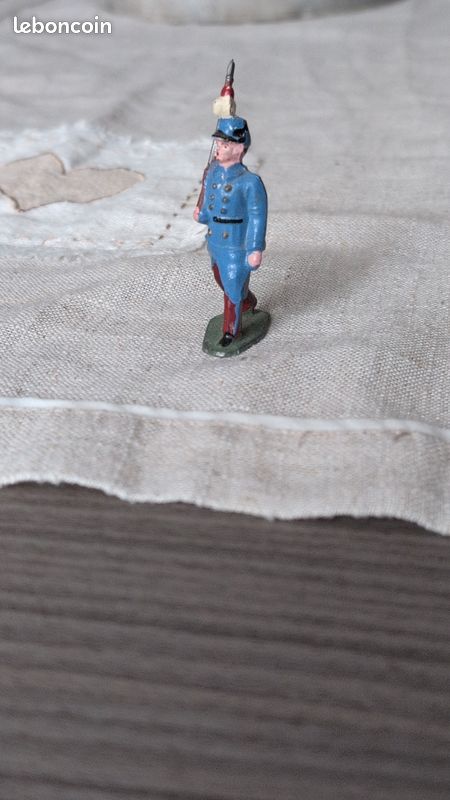 Rare Plomb Creux Style Quiralu Maréchal Petain jouet ancien