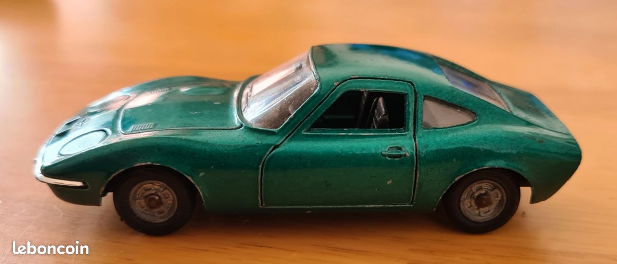Solido Opel GT 1/43 - Vert Citron - Réf 171 - Série 100 - Brésil