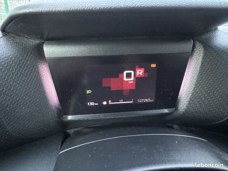 Citroen C4 BLUEHDI 130CH S&S FEEL PACK BUSINESS EAT8 (image 15)