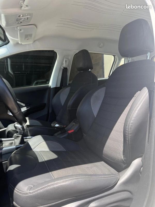 Peugeot 2008 1.6 VTI 120 CH ALLURE (image 14)