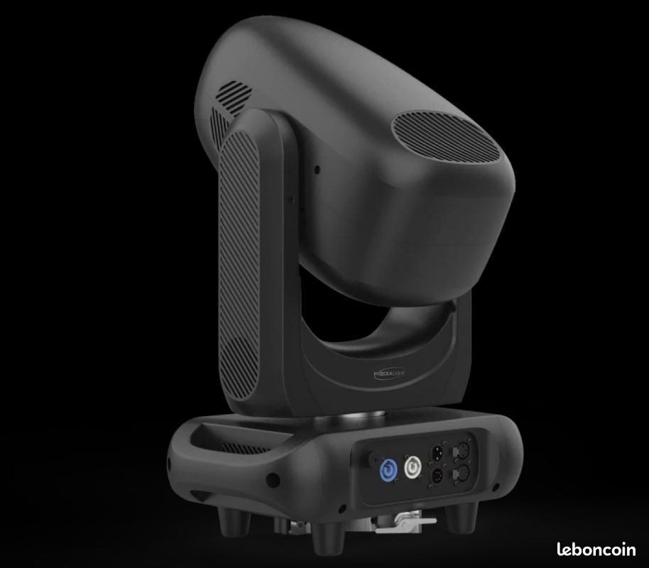 Paire de Lyre led 250w Spot / Beam / Wash + flight case en parfait état (image 1)