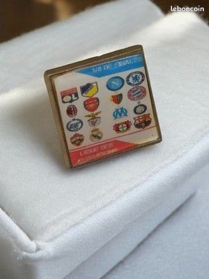 Rare pin's vintage Olympique de Marseille OM rétro football ancien