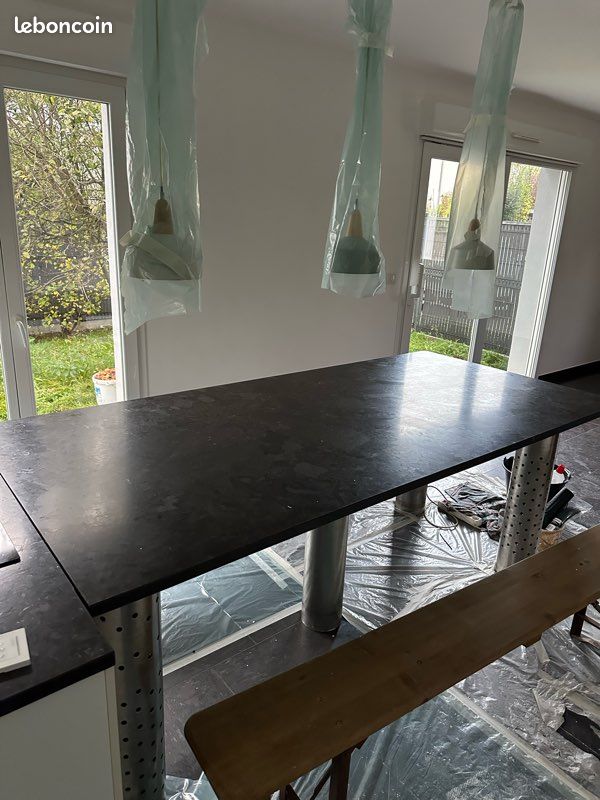 Table en granit + pieds (image 2)