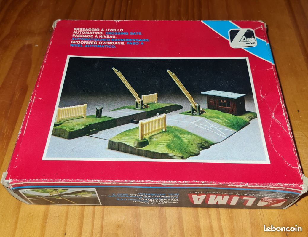 Lima H0 - Coffret - Rails, Transformateur, Passage à niveau Lima H0 - Coffret - Rails, Transformateur, Passage à niveau