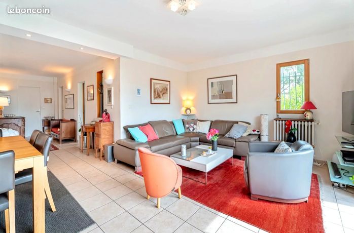Villa 9 pièces 214 m²
