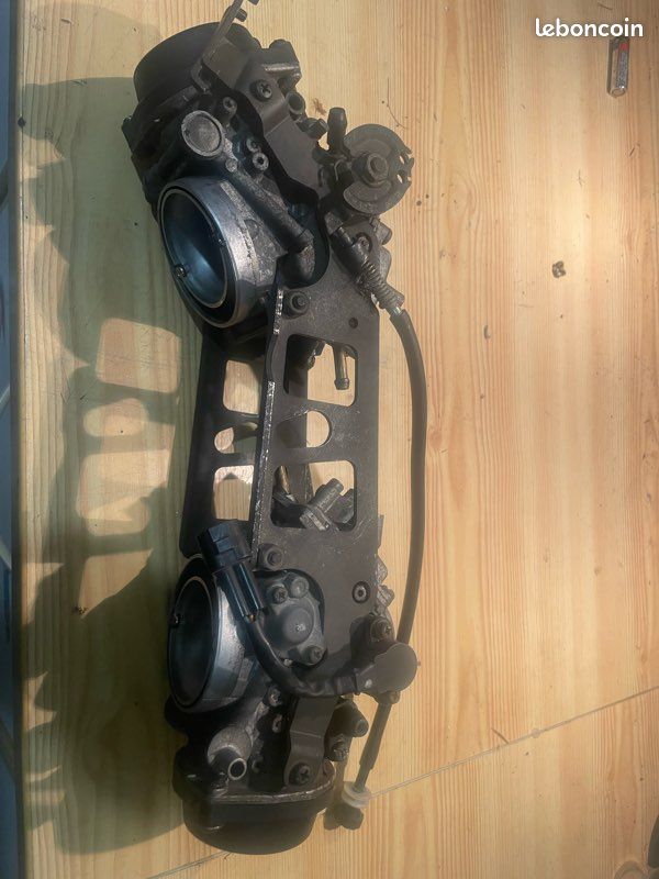 Rampe carbu sv 650 (image 3)