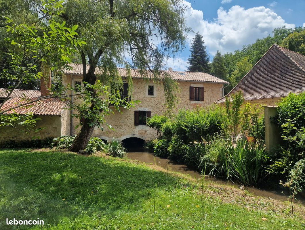 Terrain 6 pièces 220 m² · à Mussidan · 220 m² · 448 000 €