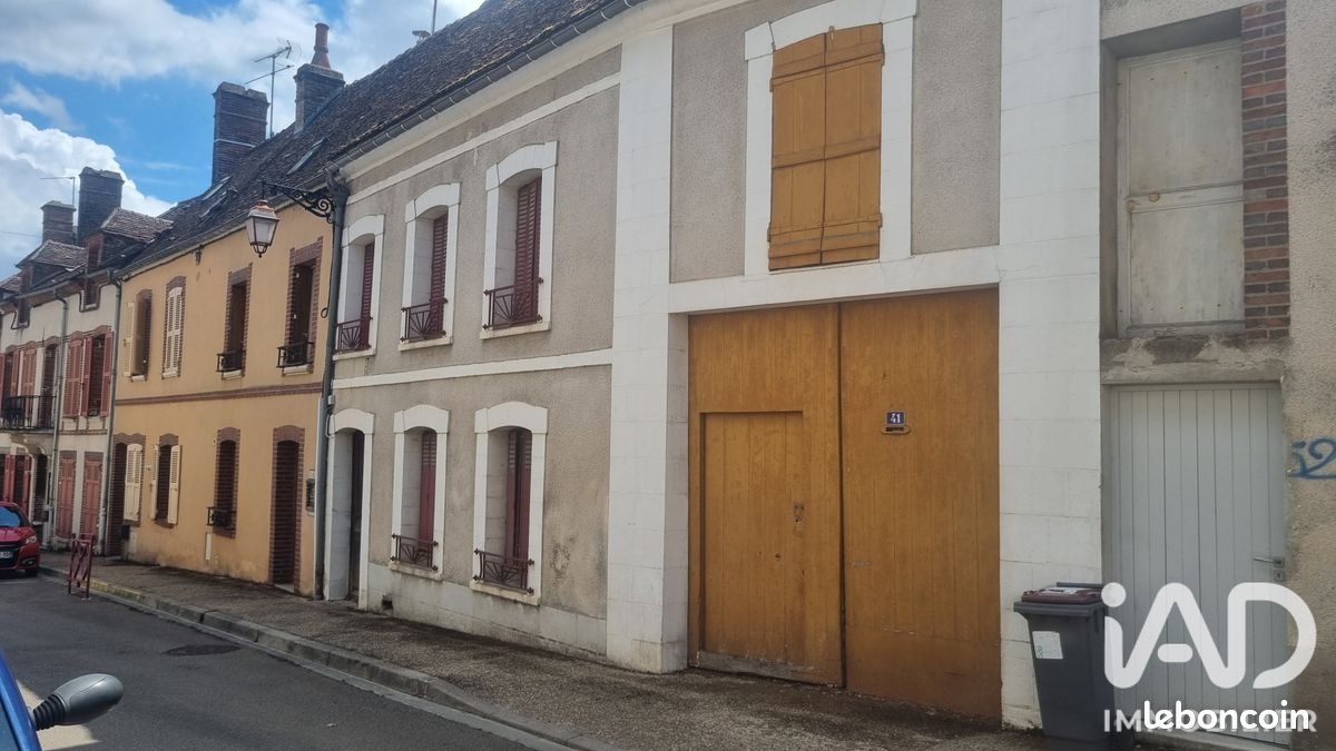 Maison 3 pièces 83 m² · à Saint-Julien-du-Sault · 83 m² · 50 000 €