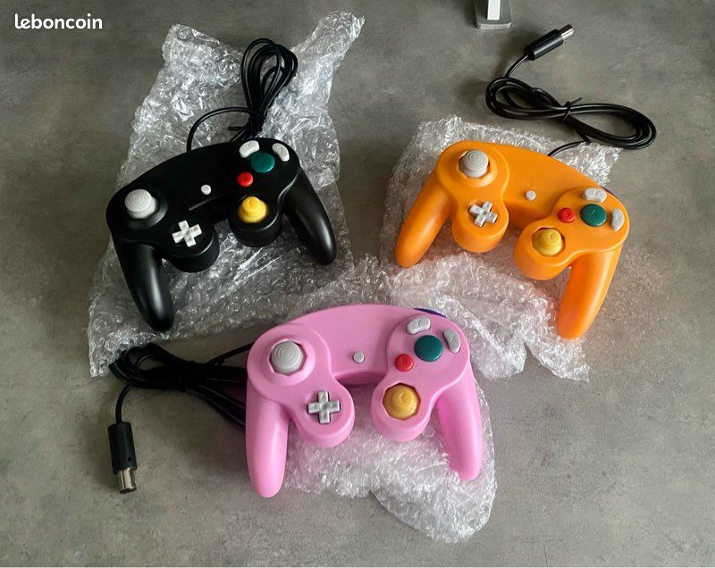 3 manettes NEUVES pour console Gamecube ou Switch (image 1)