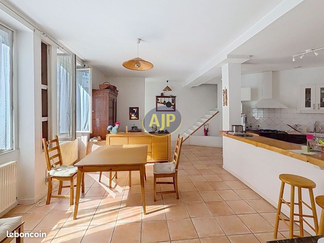 Maison 6 pièces 123 m² · à Nantes · 123 m² · 582 000 €