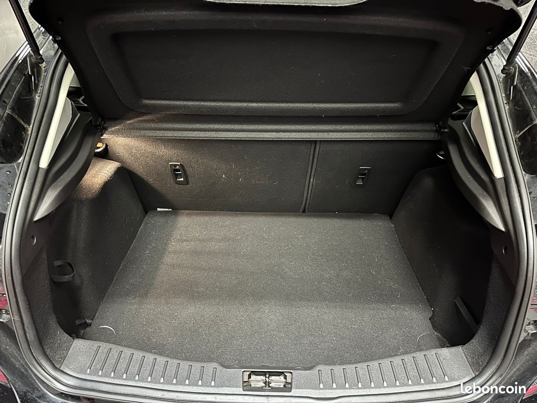 FORD FOCUS 1.0 EcoBoost 125ch Titanium (image 40)