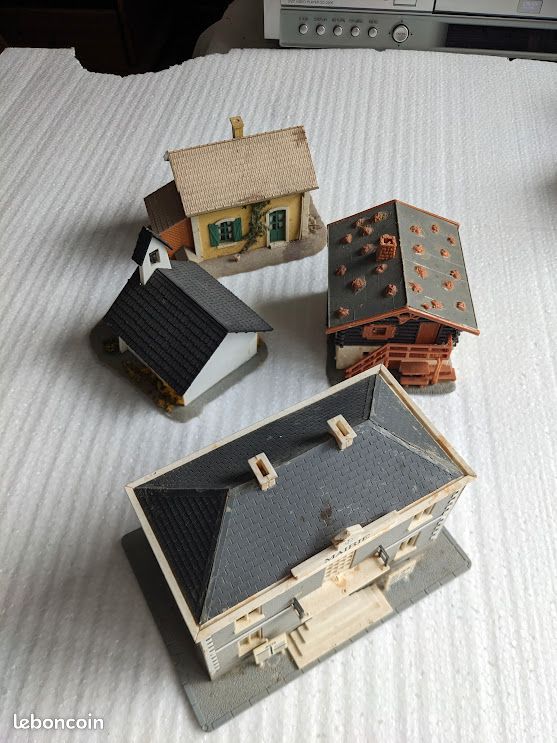 Lot de 5 maisons HO (image 1)