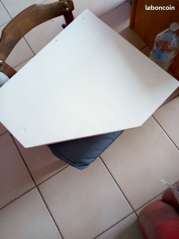 Étagère d'angle (image 1)