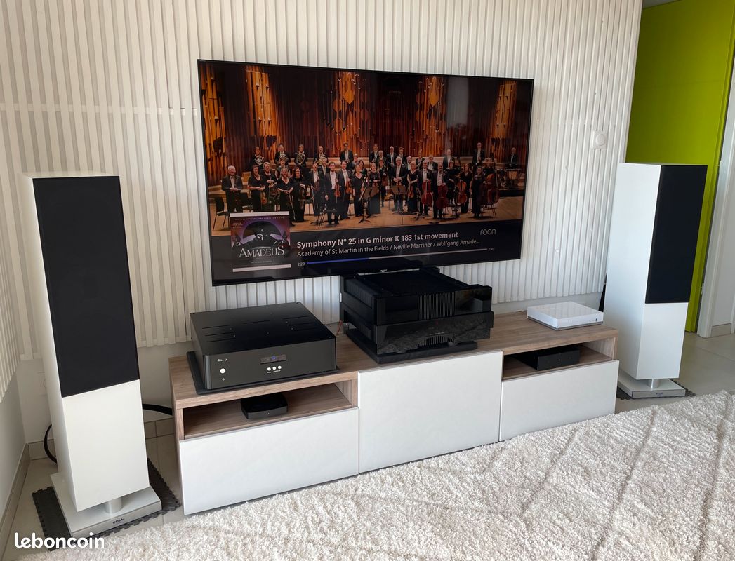 Paire d’enceintes colonnes ProAc K3, finition blanche (image 1)