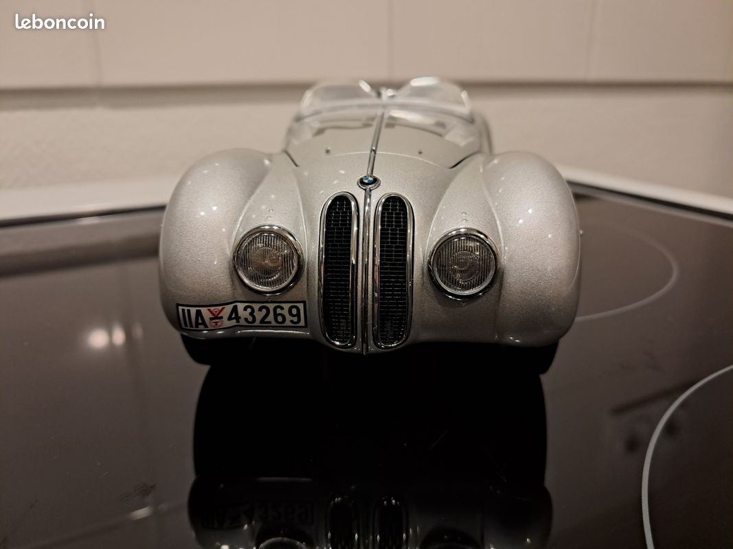 Road Legends SB 1/18 - BMW 328 Blanche 1940