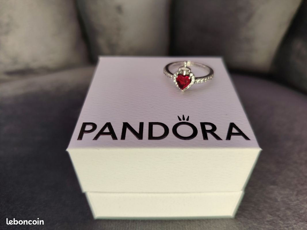 Bague pandora Disney Excellent état 16,5mm Envoi avec