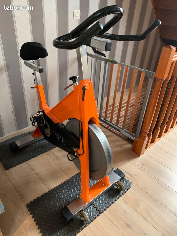 Vélo Biking - RPM - d’appartement/ d’intérieur (image 1)